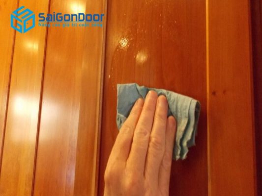 Một số lưu ý trong cách vệ sinh cửa nhựa composite